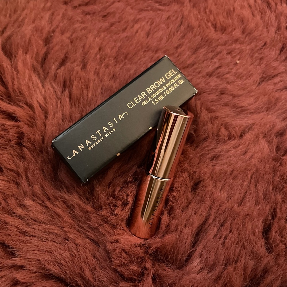 Anastasia Clear brow
